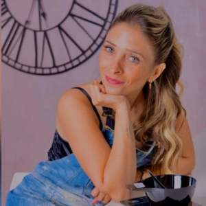 קבענו אבישג עיצוב שיער